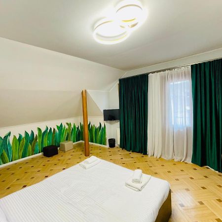 Quality Inn Tbilisi Bagian luar foto