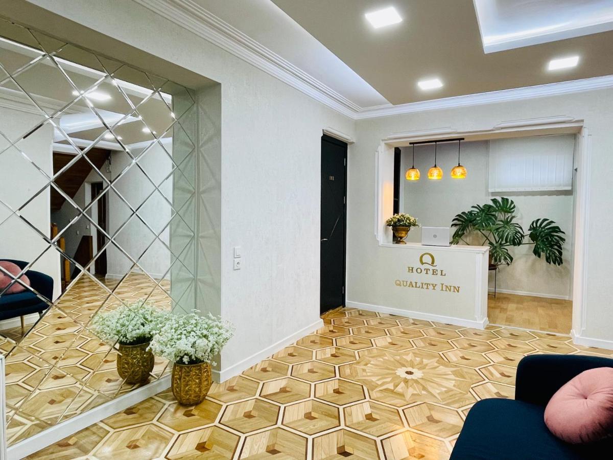 Quality Inn Tbilisi Bagian luar foto