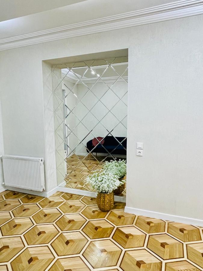 Quality Inn Tbilisi Bagian luar foto