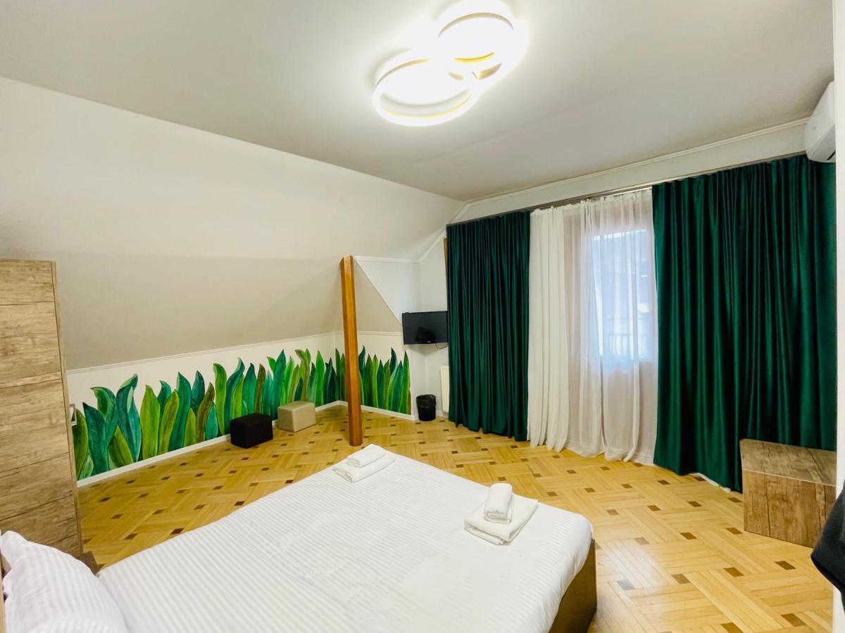 Quality Inn Tbilisi Bagian luar foto