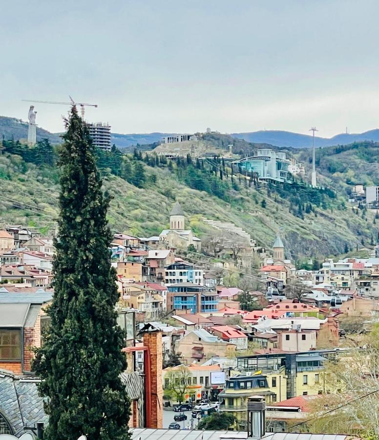 Quality Inn Tbilisi Bagian luar foto