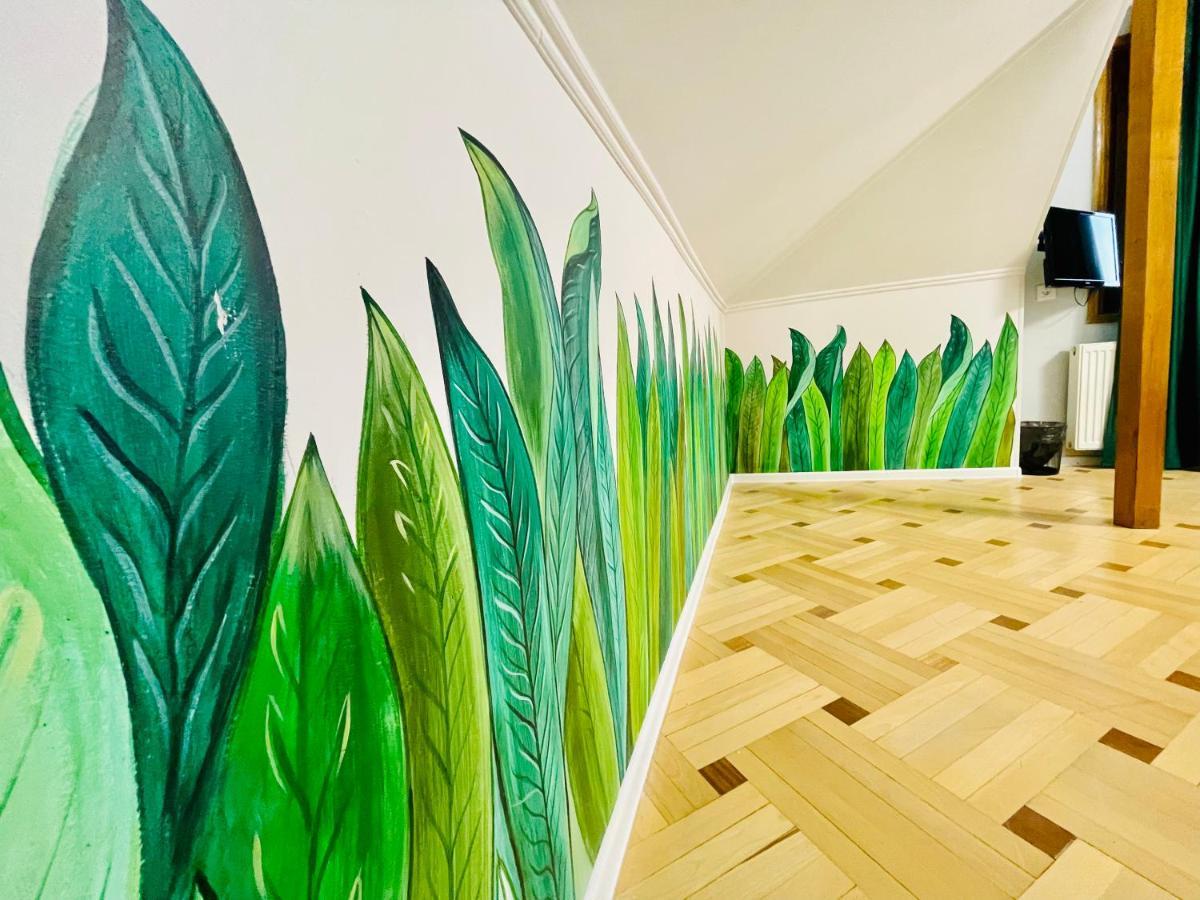 Quality Inn Tbilisi Bagian luar foto
