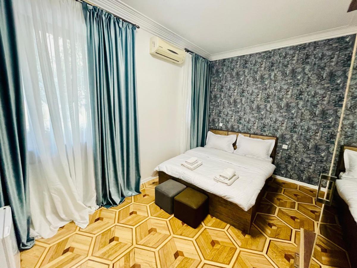 Quality Inn Tbilisi Bagian luar foto