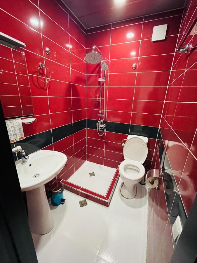 Quality Inn Tbilisi Bagian luar foto