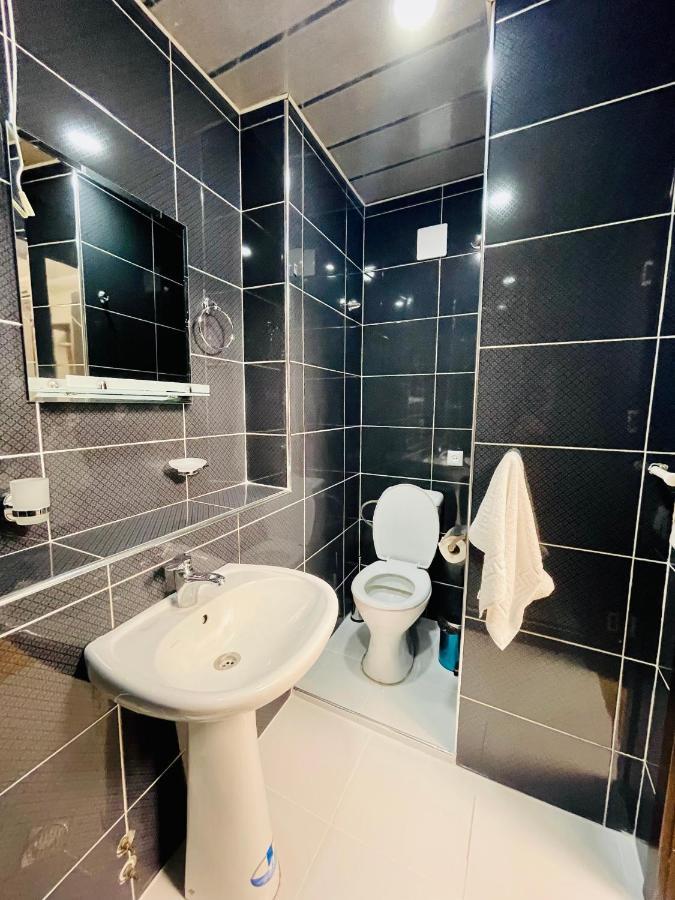 Quality Inn Tbilisi Bagian luar foto
