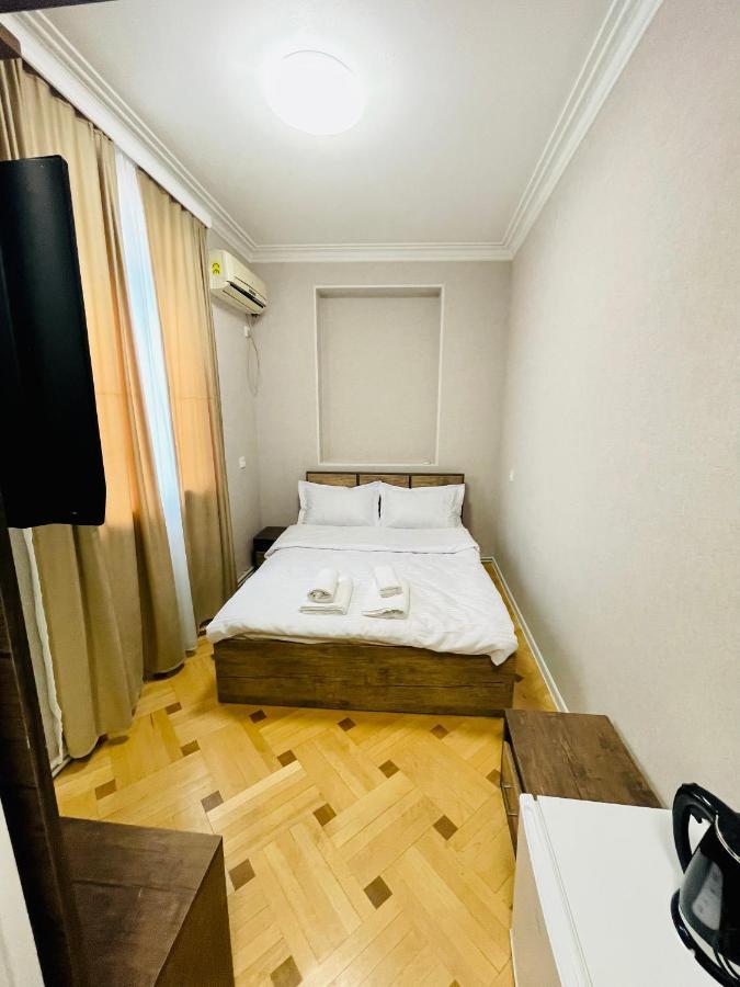 Quality Inn Tbilisi Bagian luar foto