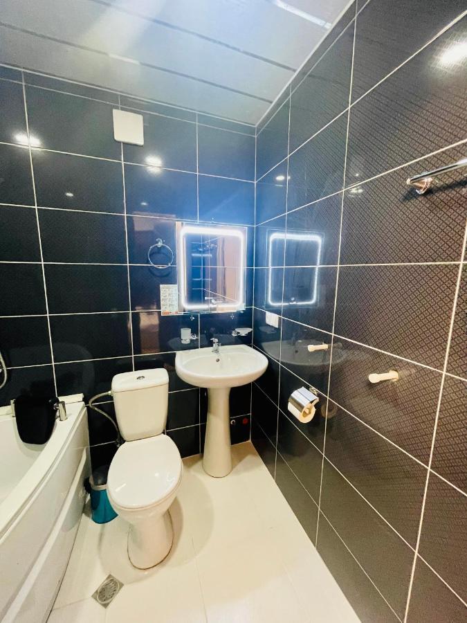 Quality Inn Tbilisi Bagian luar foto