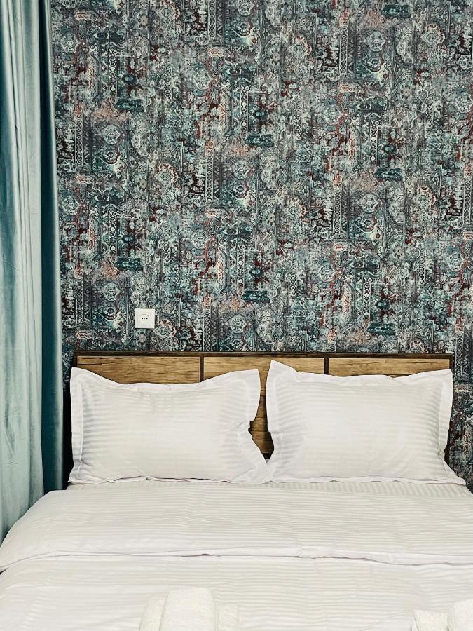 Quality Inn Tbilisi Bagian luar foto