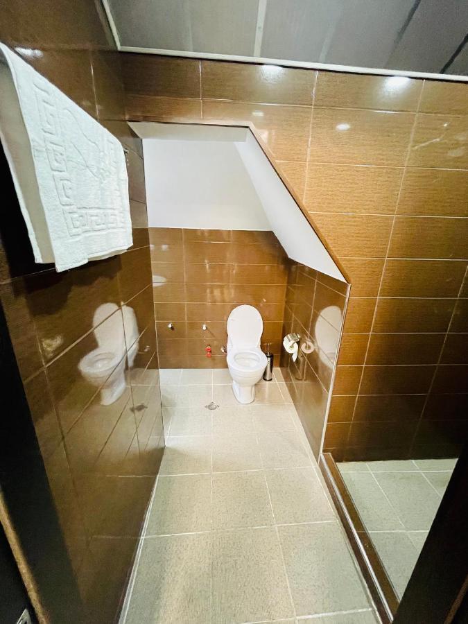 Quality Inn Tbilisi Bagian luar foto
