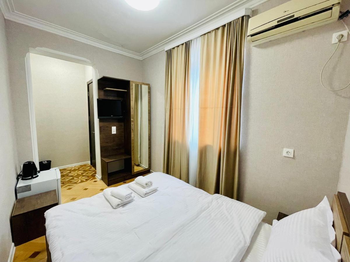Quality Inn Tbilisi Bagian luar foto