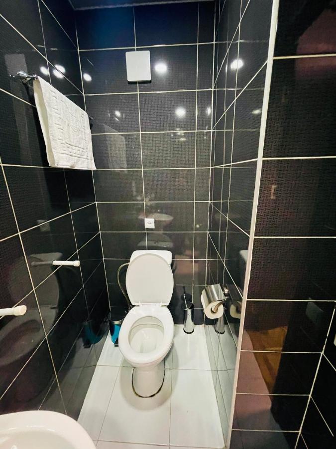Quality Inn Tbilisi Bagian luar foto