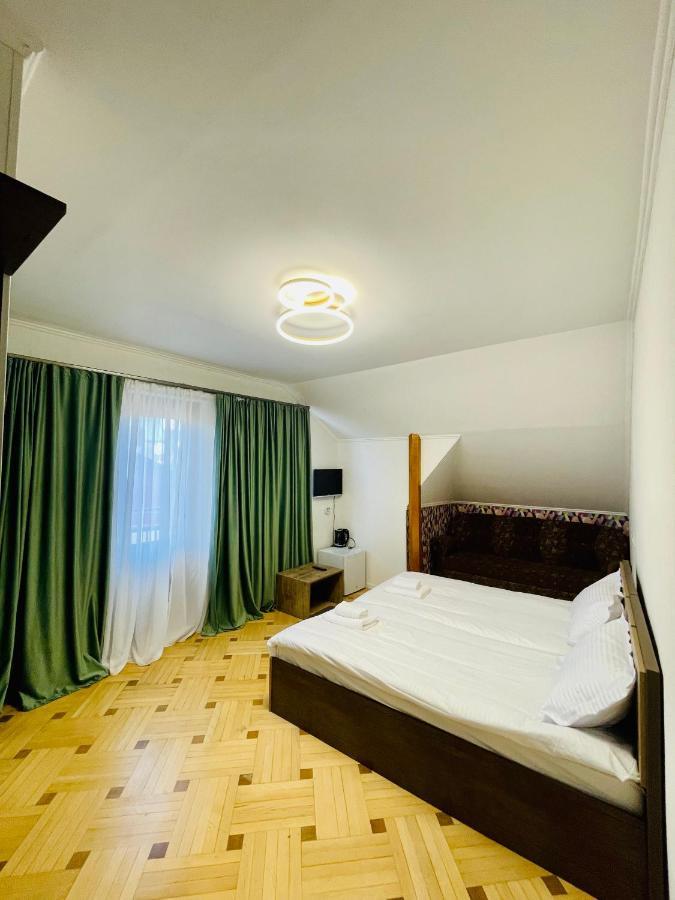 Quality Inn Tbilisi Bagian luar foto