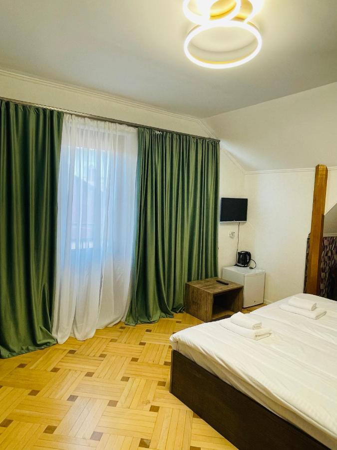 Quality Inn Tbilisi Bagian luar foto